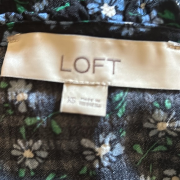 LOFT, Long Sleeve Floral Print Ruffle Top, Size XS - Picture 3 of 3